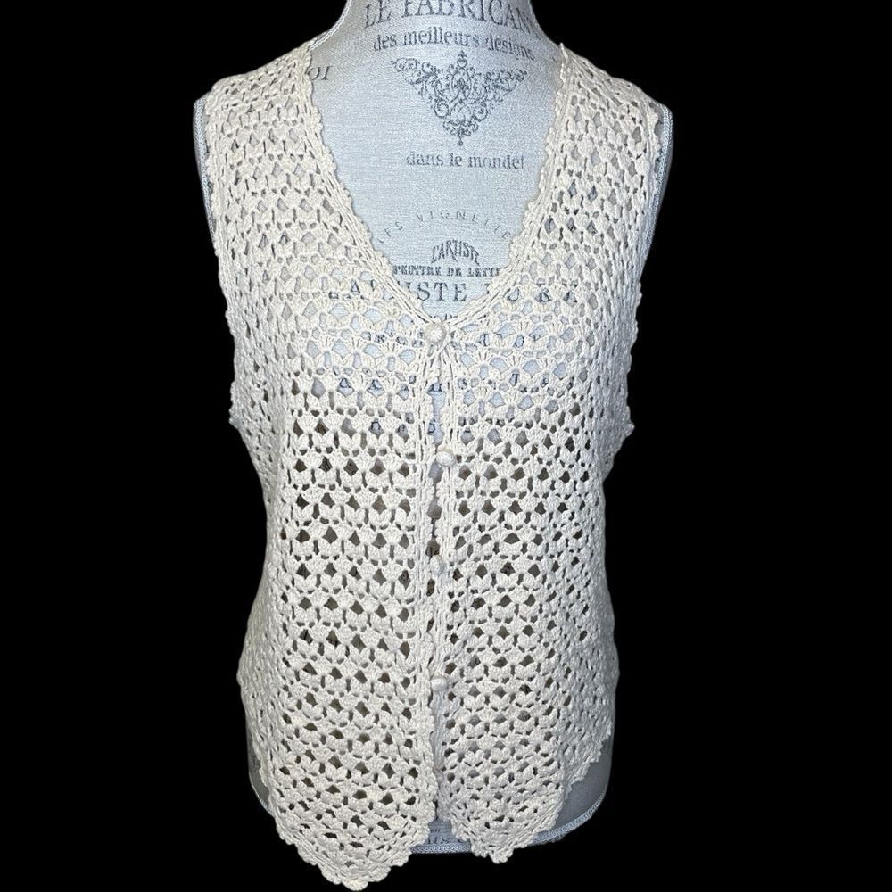 Vintage Forenza Boho Crochet Knit Vest in Cream Color With Scalloped Bottom Med